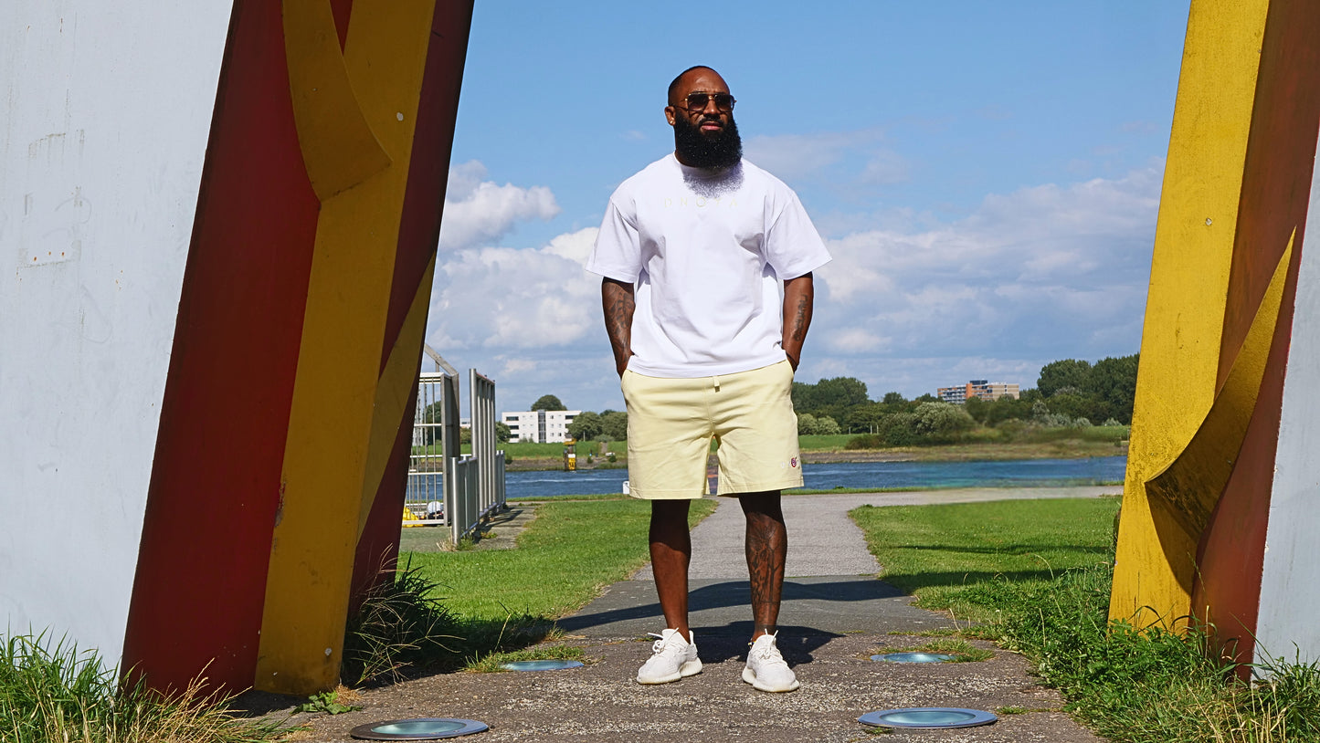 WHITE T-SHIRT YELLOW LOGO